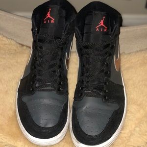 Nike Air Jordan 1 Retro “Bronze Medal”